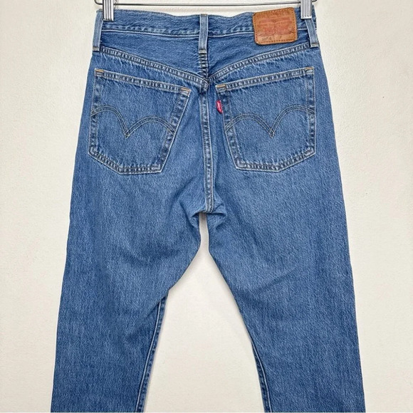 Levi's Womens 25 Skinny 501 Button Fly Medium Wash Jeans - Picture 14 of 16